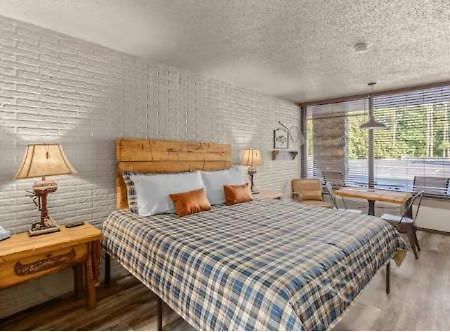 Stonegate Lodge King Bed Wifi Roku Tv Salt Water Pool Room #203 Eureka Springs Kültér fotó