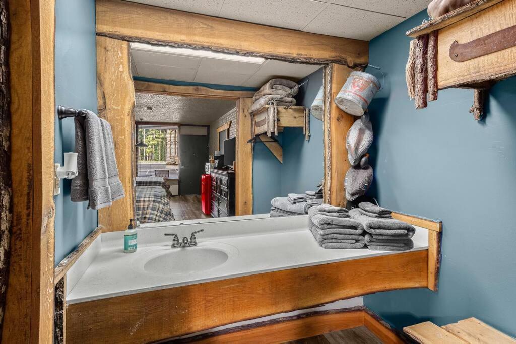 Stonegate Lodge King Bed Wifi Roku Tv Salt Water Pool Room #203 Eureka Springs Kültér fotó